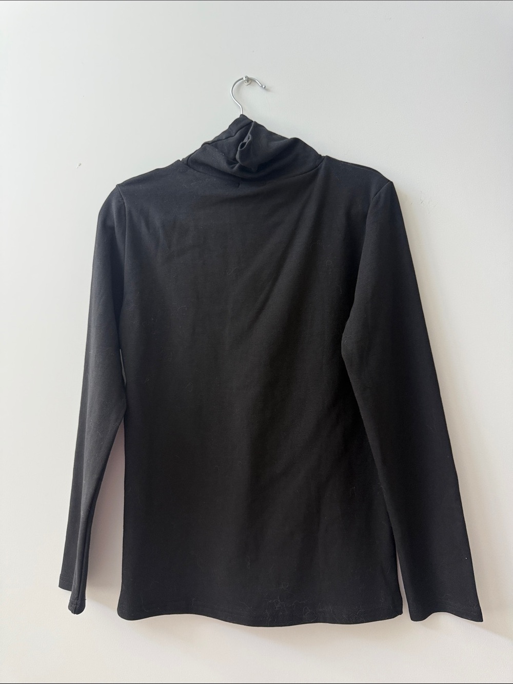 Women’s Black Long-Sleeve Turtleneck Tee